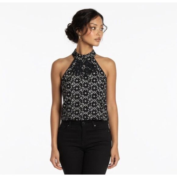 Kimchi Blue Tops - Urban Outfitters Kimchi Racerback crop Top size medium